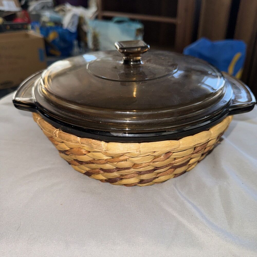 ANCHOR HOCKING HARVEST AMBER 1.5QT CASSEROLE BAKEDISH, LID, AND WICKER BASKET